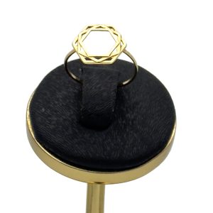 انگشتر طلا 18 عیار زنانه طرح هندسی مدرن